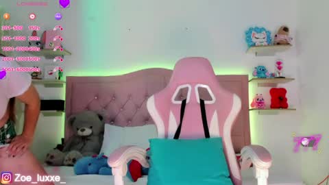 Mia online show from May 27, 10:07 pm