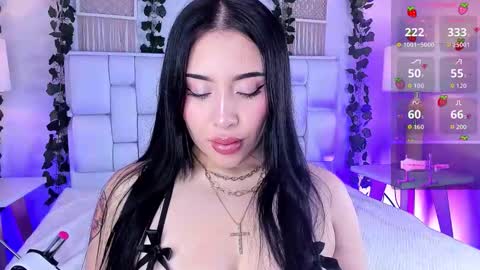 Snapshot of miaa_gh1 chatting on December 5, 11:41 am Mia online show from December 5, 11:41 am