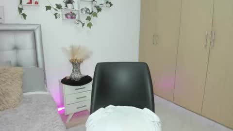 miaa_star_1x online show from July 1, 11:23 am