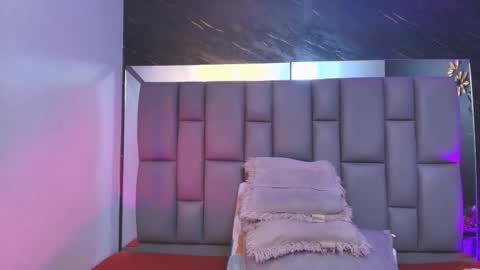 Mia online show from November 15, 12:02 pm