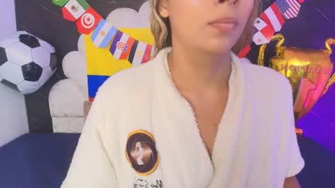 Mia online show from July 16, 12:00 pm