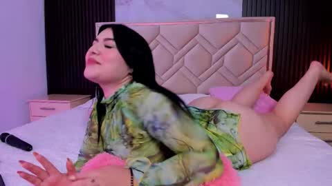 Miaa Farrel online show from November 29, 7:39 pm