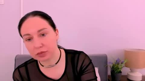 Mia online show from April 29, 3:27 pm