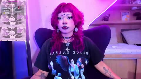 Mia online show from February 13, 1:05 pm