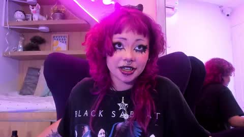 Mia online show from February 23, 6:45 pm