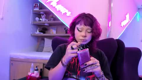 Mia online show from March 3, 12:48 pm