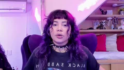 Mia online show from November 8, 3:50 am