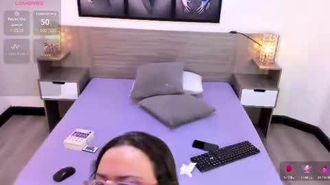 Snapshot of miaandmolly_ chatting on July 22, 2:58 am mia red hair molly short hair online show from July 22, 2:58 am