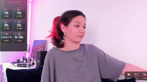 mia online show from June 27, 7:35 am