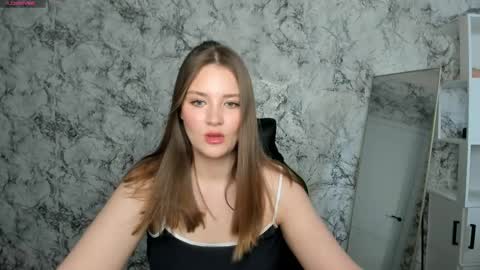 Mia online show from May 9, 11:04 am