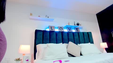 MIA online show from December 15, 3:56 am