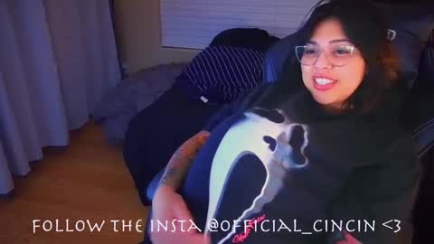 Snapshot of miacanela_xo chatting on February 6, 7:24 am Mia online show from February 6, 7:24 am