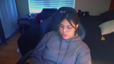 Snapshot of miacanela_xo chatting on February 22, 11:57 pm Mia online show from February 22, 11:57 pm