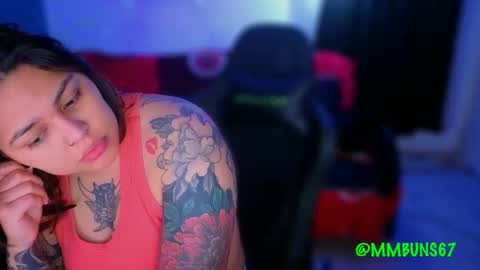 Snapshot of miacanela_xo chatting on November 10, 1:04 am Mia online show from November 10, 1:04 am