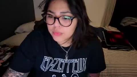 Mia online show from May 3, 2:50 am