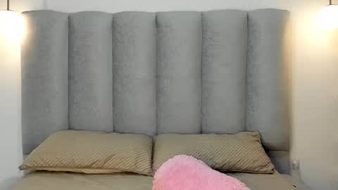 miacleark online show from February 25, 1:54 pm