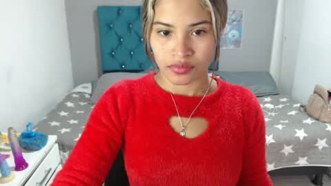 miacumgirl online show from April 8, 12:27 pm