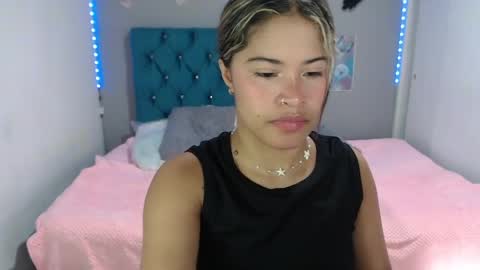 Snapshot of miacumgirl chatting on June 3, 12:30 pm miacumgirl online show from June 3, 12:30 pm