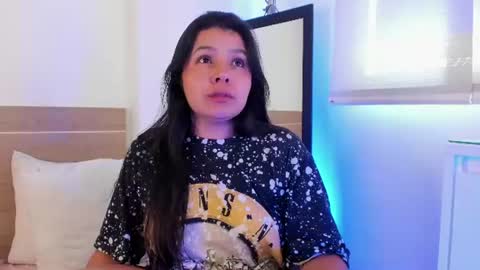 Snapshot of miadanielss chatting on July 28, 7:26 pm IG Yojanagomez online show from July 28, 7:26 pm