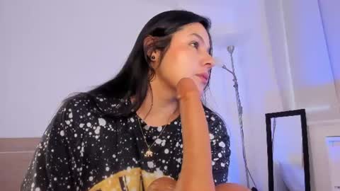 Snapshot of miadanielss chatting on August 4, 3:25 pm IG Yojanagomez online show from August 4, 3:25 pm