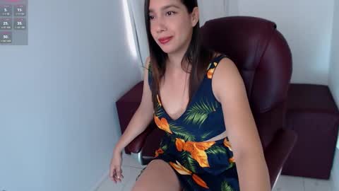 miadesir online show from March 29, 1:44 pm