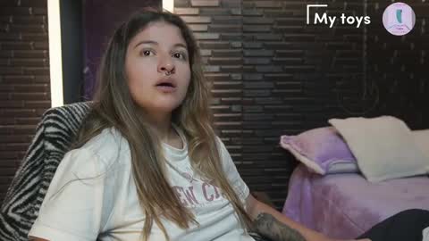 Snapshot of miadimota chatting on February 14, 2:50 am Mia online show from February 14, 2:50 am