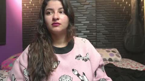 Snapshot of miadimota chatting on November 4, 4:00 am Mia online show from November 4, 4:00 am