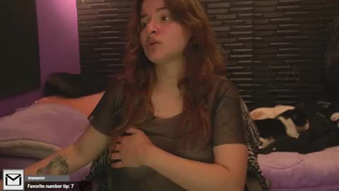 Snapshot of miadimota chatting on November 30, 6:28 am Mia online show from November 30, 6:28 am