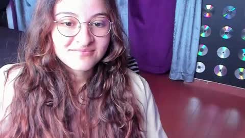 Mia online show from May 18, 4:24 pm