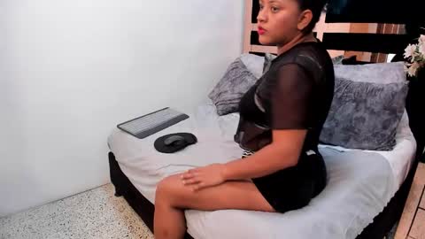 Mia  online show from November 19, 5:24 pm