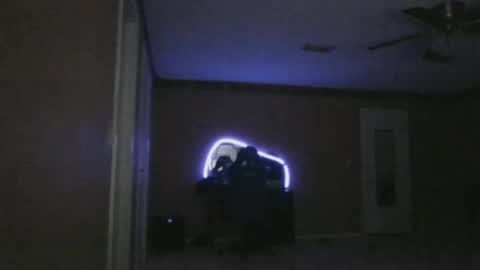 Snapshot of miaellababy chatting on June 6, 2:05 am miaellababy online show from June 6, 2:05 am