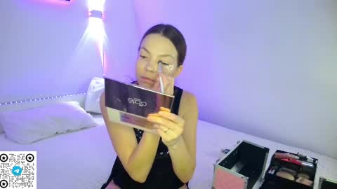 Snapshot of miafiora chatting on May 15, 1:12 am Mia online show from May 15, 1:12 am