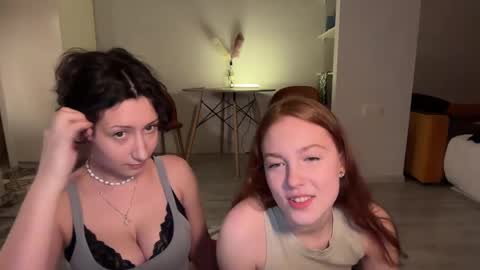 Mia online show from April 30, 11:53 pm