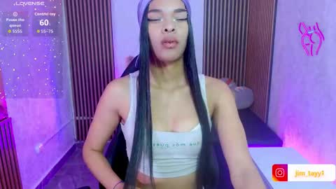 Snapshot of miagates_tay chatting on November 5, 3:06 am Mia online show from November 5, 3:06 am