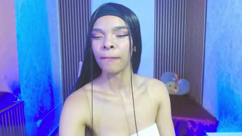 Snapshot of miagates_tay chatting on November 8, 6:46 am Mia online show from November 8, 6:46 am