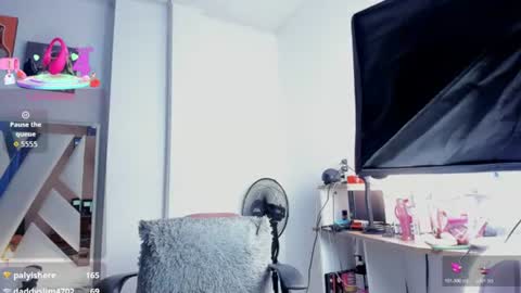 Snapshot of miagrey7 chatting on July 28, 7:39 pm Mia online show from July 28, 7:39 pm
