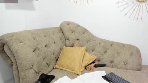 Miah Collins online show from February 14, 11:53 am