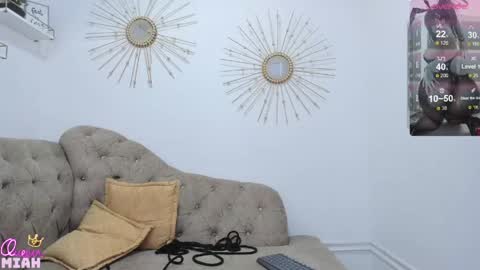 Miah Collins online show from April 30, 8:57 pm