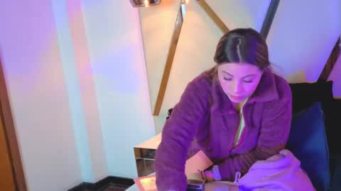 miah_stewart online show from February 14, 3:25 am