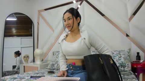 Snapshot of miaharper0 chatting on June 13, 11:02 pm miaharper0 online show from June 13, 11:02 pm