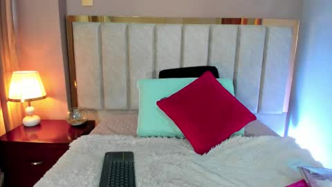 Snapshot of miahertz chatting on November 9, 2:37 pm miahertz online show from November 9, 2:37 pm