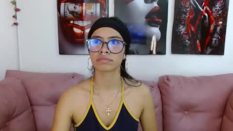 miahotcs online show from May 1, 5:06 pm