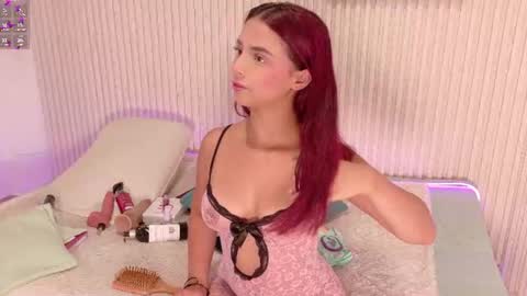 Mia online show from July 27, 11:06 am