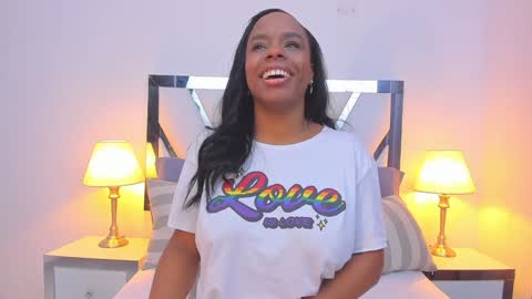 Snapshot of miajhonsonnn_ chatting on December 14, 3:51 am Mia Jhonson online show from December 14, 3:51 am