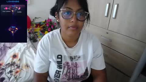 miajoseph_ online show from February 12, 6:51 pm