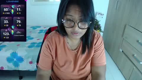 miajoseph_ online show from February 17, 8:26 pm
