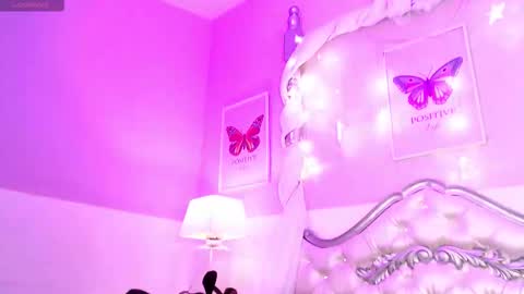 Mia online show from February 11, 11:59 am