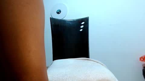 Snapshot of mialatin_816 chatting on February 21, 11:28 pm Mia Bruna online show from February 21, 11:28 pm