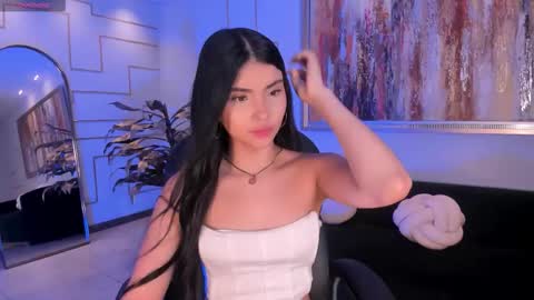 Call me Mia  online show from December 16, 7:30 pm