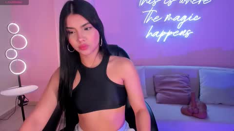 Call me Mia  online show from February 22, 11:53 am